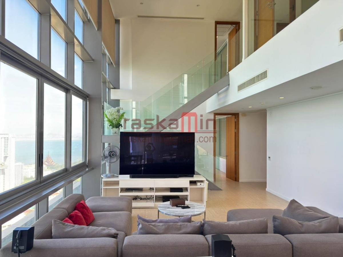 นอร์ทพ้อยท์ คอนโดมิเนียม – ยูนิตชั้นสูง 4 ห้องนอน พร้อมสระว่ายน้ำส่วนตัว