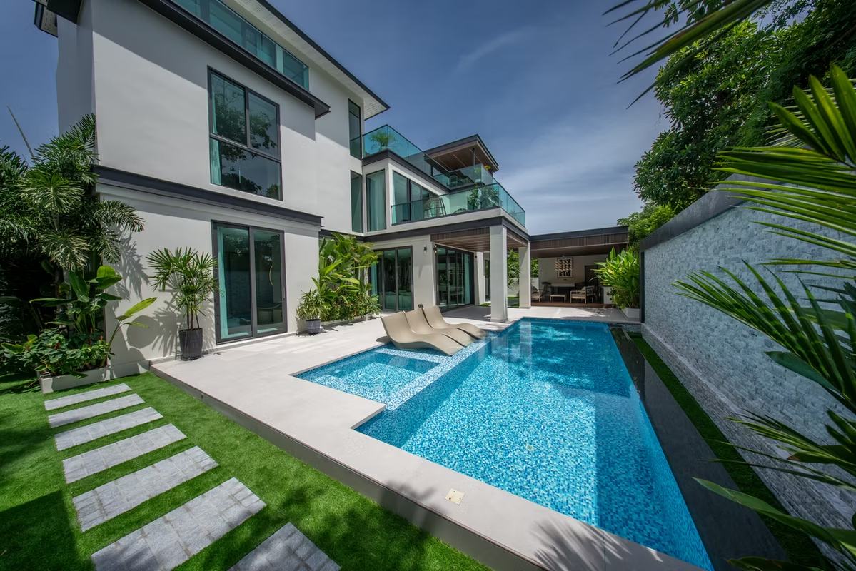 🏖️ NAGAWARI LUXURY POOL VILLA