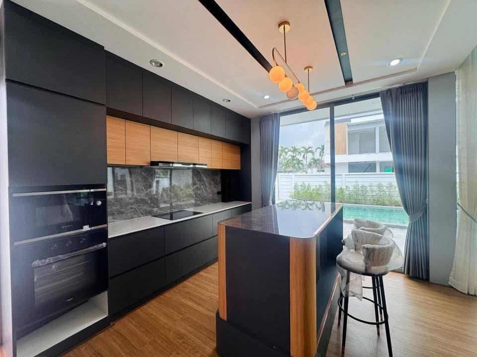 KT0409🏡บ้านพูลวิลล่าใหม่พรประภานิมิต26 ใกล้อ่างน้ำมาบประชัน ที่ดิน 80ตรว 3นอน 4น้ำ🎁พร้อมเฟอร์นิเจอร์ใหม่🏊สระว่ายน้ำ