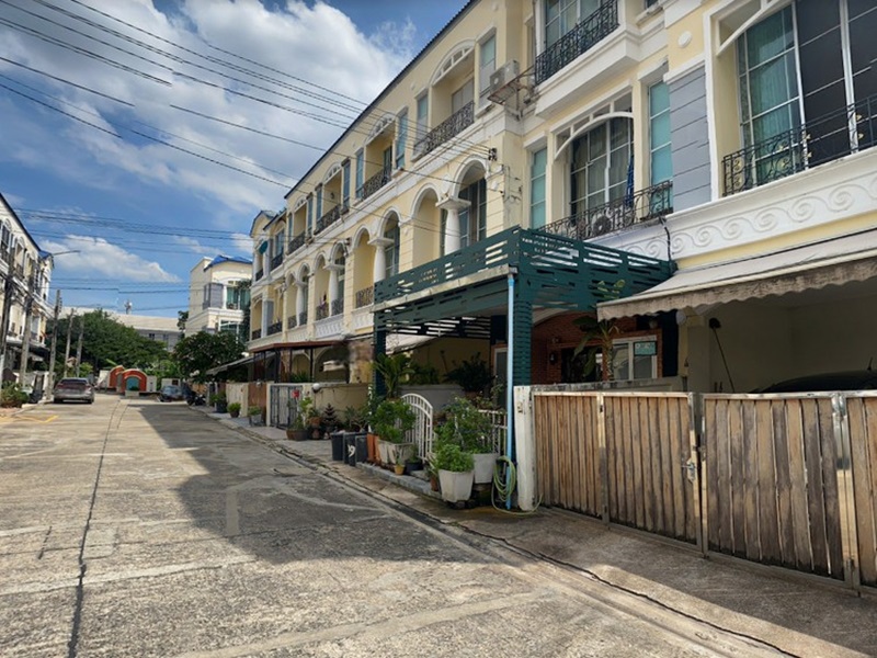 บ้านกลางเมือง-พระราม-9-ศรีนครินทร์